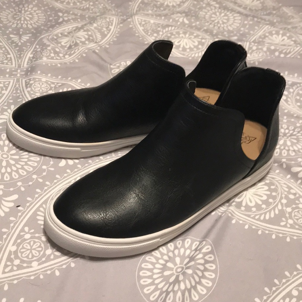 Side cut sneakers
